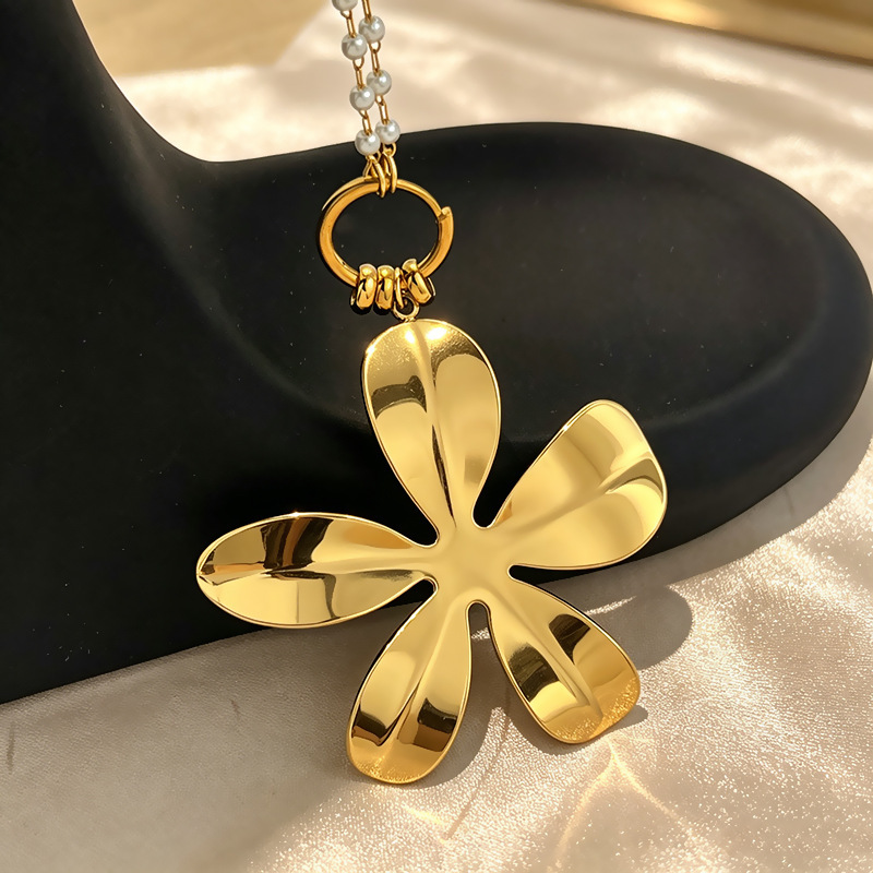 Djouri Elegant Clover Necklace – DJN004 - Image 4