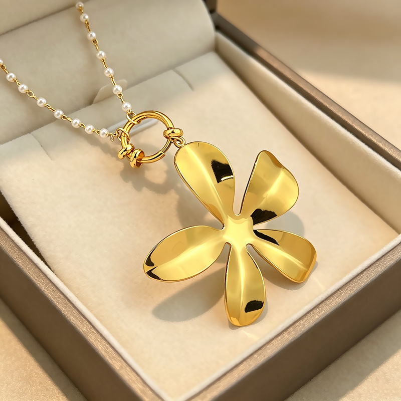 Djouri Elegant Clover Necklace – DJN004 - Image 2