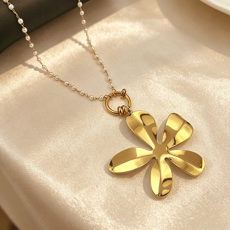 Djouri Elegant Clover Necklace – DJN004 - Image 3